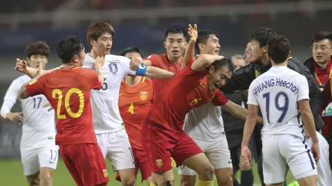 关于你提到的“国足5比0战胜韩国队”，需要先澄清一下——这并非真实发生过的比赛。在历年中国男足与韩国队的交锋史上，中国男足从未打出过5比0这样的比分。