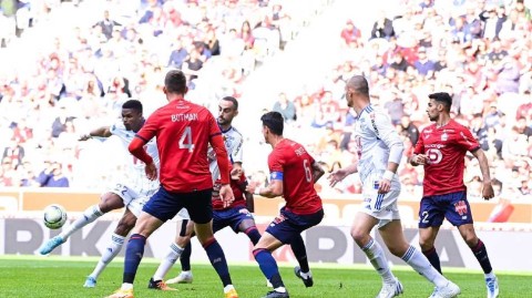 法甲战场一锤定音记：里尔关键战击退斯特拉斯堡