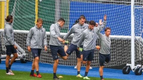 欧联烽火再燃：圣吉罗斯备战欧联杯小组赛精彩训练图集