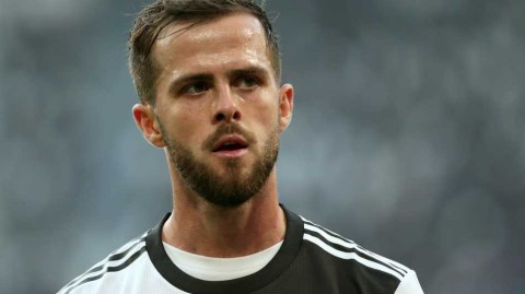 巴萨新援皮亚尼奇确诊新冠，隔离期将错过季前关键备战