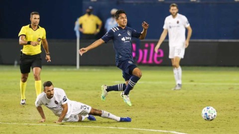 堪萨斯城之子温斯顿·里德的荣耀时刻：头槌破门助肯萨斯竞技气走芝加哥火焰