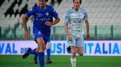 星光熠熠为爱拼搏 尤文众星与里贝里携手出战都灵慈善赛