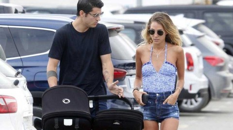 伊维萨岛的阳光，能否治愈莫拉塔一家的惊魂与阴霾？