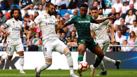 伯纳乌的悲情终章：战舰搁浅，功勋离别在这一夏