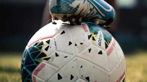 欧国联希腊客场完胜摩尔多瓦，福图尼斯世界波点燃基希讷乌之夜