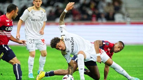 法甲绿茵烽火夜：里尔与兰斯激战成和