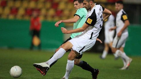 德国杯寒夜劲旅显威，门兴五球大胜写华章