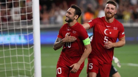 星月军团欧国联奏凯 恰尔汗奥卢闪耀破门瞬间