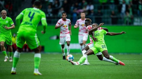 德甲第三轮：狼堡主场一球小胜莱比锡，鲁西永一击制胜