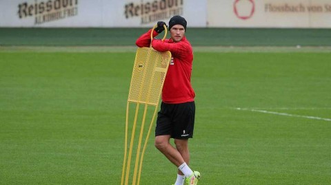 科隆女足训练备战德甲联赛的瞬间纪实