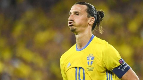 神塔归来！伊布社交平台晒瑞典战袍，一句“好久不见”引爆球迷遐想