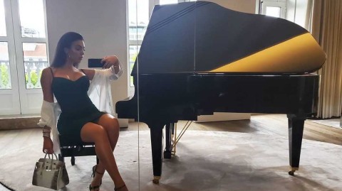 从Gucci柜姐到C罗未婚妻，乔治娜·罗德里格斯的魅力进阶之路