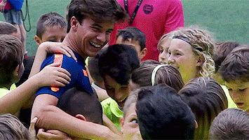 巴萨新星普吉二十而励，传承哈维衣钵的绿茵魔术师