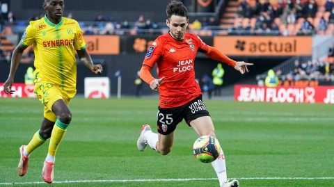 法甲第17轮：洛里昂主场激战南特，客队终场前绝杀带走胜利