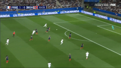 世界杯惊现女版范戴克 乌龙逆天