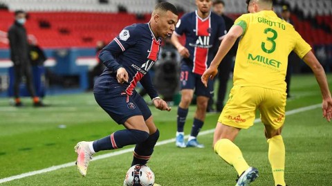 王子公园的寒夜：姆巴佩罕见失误送礼，南特上演神奇逆转