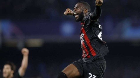 红黑军团时隔十六载重返欧冠四强 意甲内战AC米兰力克那不勒斯