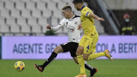 利古里亚海畔的寒冬绝杀：十人斯佩齐亚主场憾负维罗纳