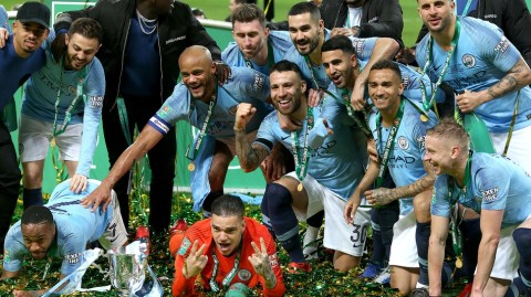 蓝月当空，铁血蓝军：那些年英超的激情碰撞与名将风采