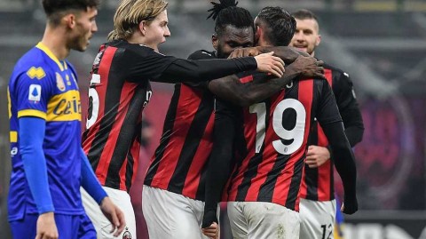 特奧补时双响绝平，圣西罗的逆袭之夜：AC米兰二比二战平帕尔马