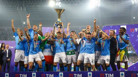 意甲末轮蓝军主场奏凯 那不勒斯以胜利告别辉煌赛季