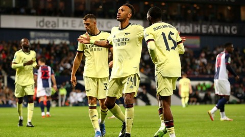 联赛杯：奥巴梅扬帽子戏法 阿森纳客场六球狂胜西布朗斩获赛季首胜