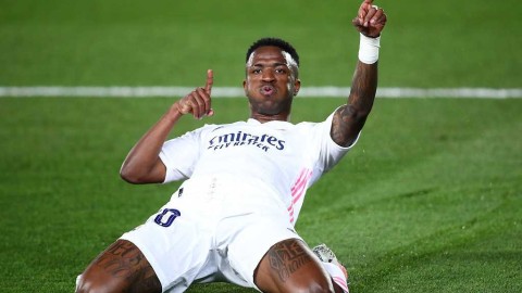 伯纳乌之夜：维尼修斯双响炮，皇马气走利物浦