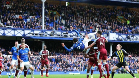 古迪逊雨夜铁锤绝杀，莫耶斯故地重演胜利剧本