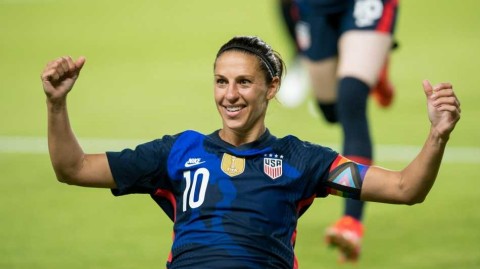 传奇谢幕：美国女足永恒的中场大脑卡莉·劳埃德正式退役
