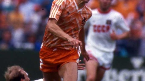 天鹅的绝唱与足坛回响：二〇二六年，我们为何仍对范巴斯滕念念不忘