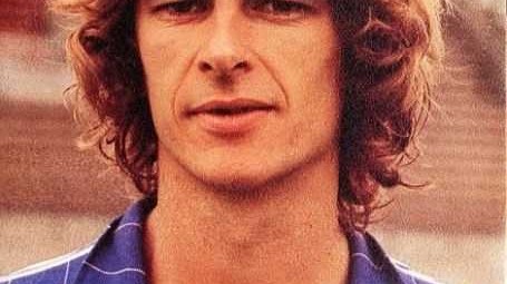 时光的肖像：在泛黄照片里追寻阿尔塞纳·温格的足球轨迹