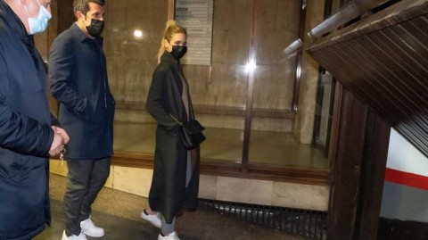 时光停驻的晚餐：葡萄牙足球名宿菲戈与爱妻马德里浪漫同框