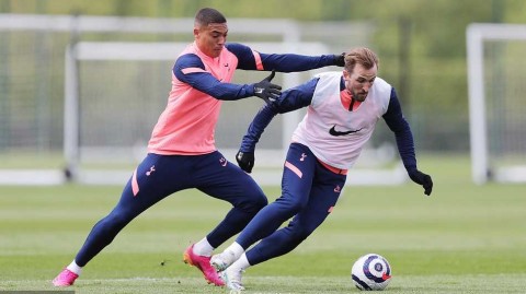 决战前夕白百合静悄悄 热刺训练场弥漫肃杀之气