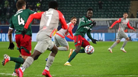 莫斯科严冬难挡红牛锋芒 欧冠A组第五轮火车头主场惨遭萨尔茨堡碾压