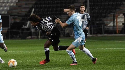 希腊神话重现！帕奥克主场四球狂胜埃因霍温，飞利浦球场见证惊天逆转