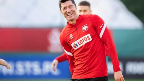 剑指多哈：莱万与他的波兰军团，世界杯前最后的华沙低语