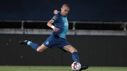 空场爆冷！葡超复赛首轮波尔图客场沦陷，榜首地位岌岌可危