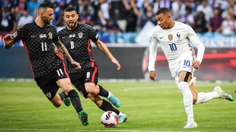 格子军团点杀高卢雄鸡 魔笛奏响法兰西之夜