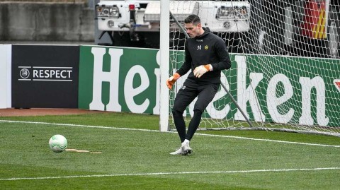 战火中的足球：卢甘斯克索尔亚的训练与坚守