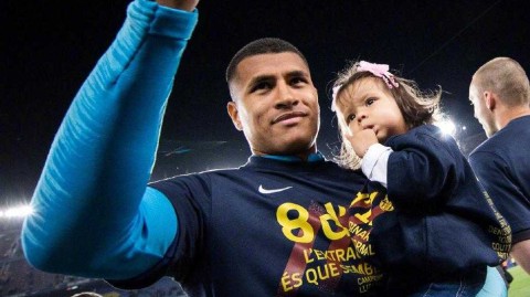 巴塞罗那的绿茵传承，那些关于足球与父爱的温馨瞬间