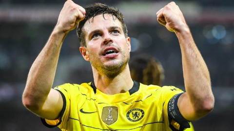 蓝军逆转晋级彰显铁血 欧冠卫冕之路再闯雄关