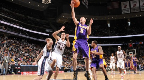 东契奇四十一分狂潮湖人主场掀翻篮网