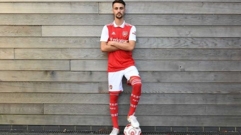 枪手新援法比奥·维埃拉签约伦敦开启新征程