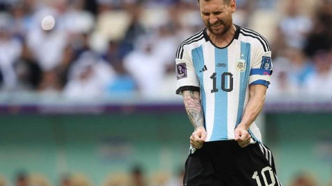 绿茵奇迹：沙漠雄鹰逆转潘帕斯雄鹰的史诗之战