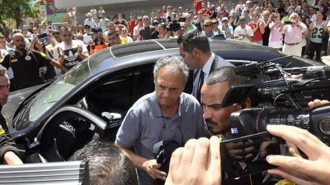 皮斯胡安球场最后的告别：劳尔泪别好友雷耶斯，永远的金左脚本该风华正茂