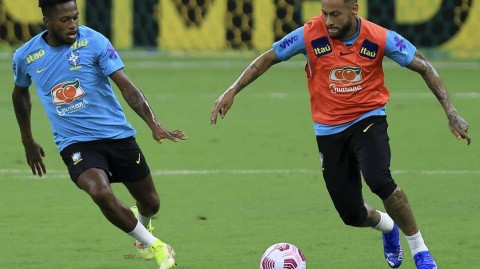 决战玛瑙斯之前，桑巴军团的静谧与锋芒