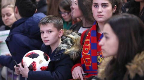 城市英雄永恒守护：阿金费耶夫荣登莫斯科名人堂星光大道