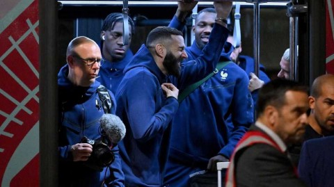 法兰西军团飞抵海湾 卫冕征程于多哈启幕