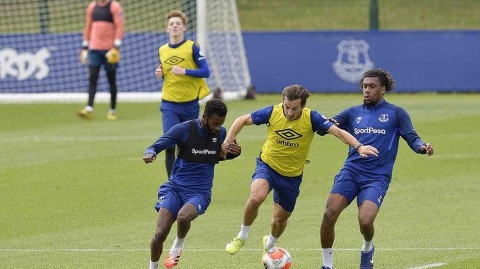 太妃糖备战重启：埃弗顿的夏日复训影像日记