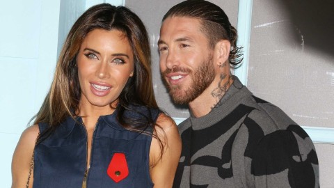 拉莫斯与爱妻亮相巴黎时装周深情对视尽显甜蜜